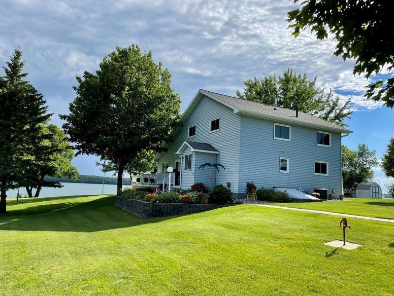 39686 Marion Lodge Trl, Perham, MN 56573