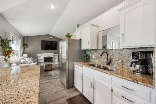 745 6th St NW, Richmond, MN 56368