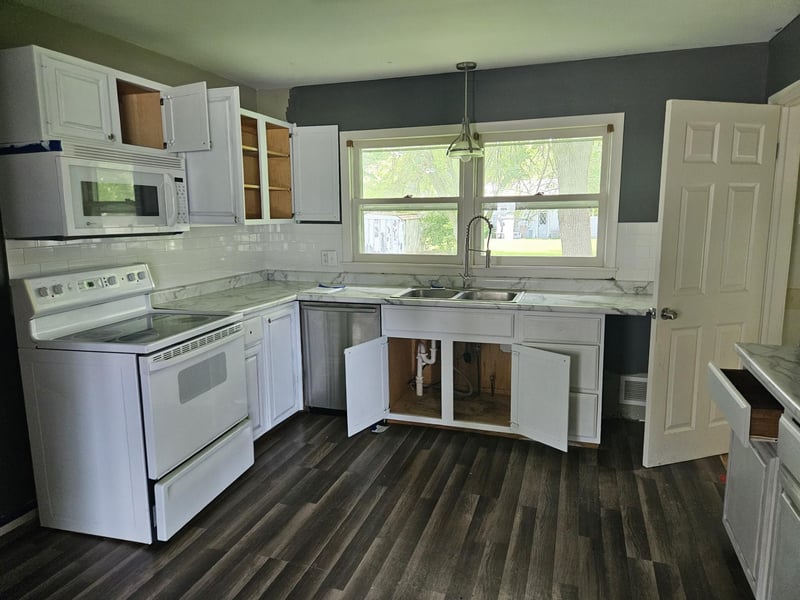 12 Minnesota Ave W, Minnesota Lake, MN 56068