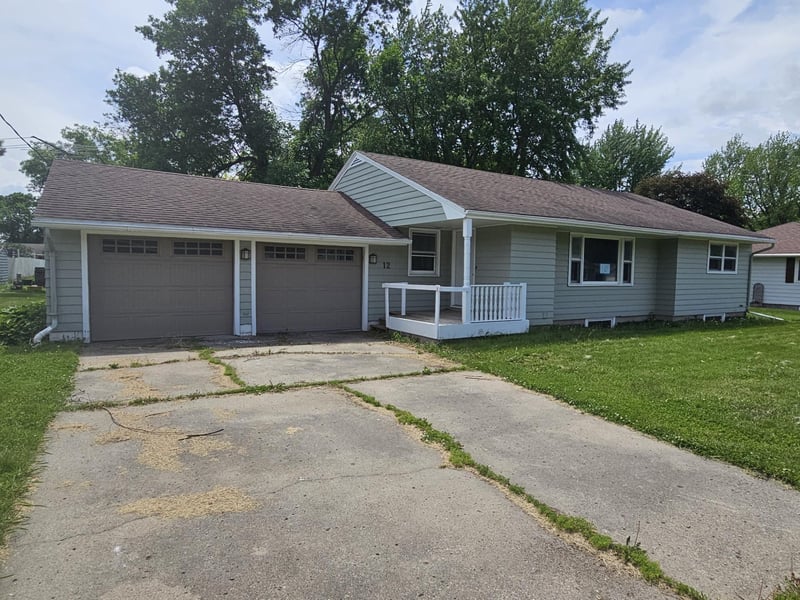 12 Minnesota Ave W, Minnesota Lake, MN 56068