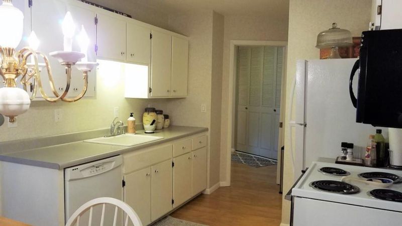 10113 W 34th St #338, Minnetonka, MN 55305