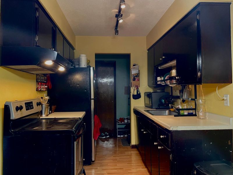 813 11th Ave S #6, Hopkins, MN 55343