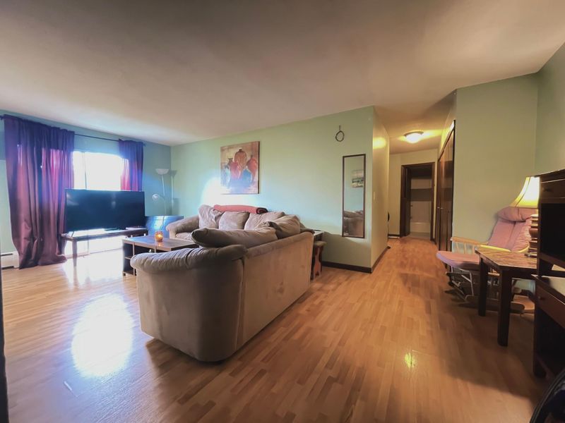 813 11th Ave S #6, Hopkins, MN 55343