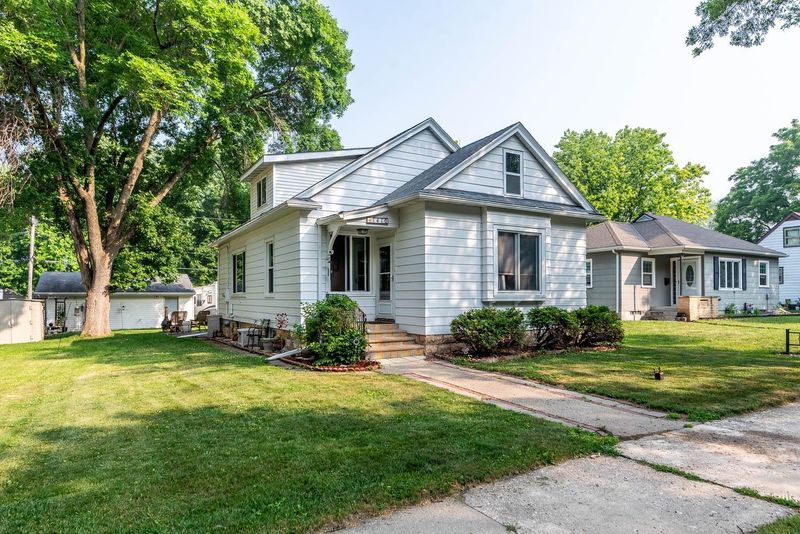 1410 N Broad St, Mankato, MN 56001