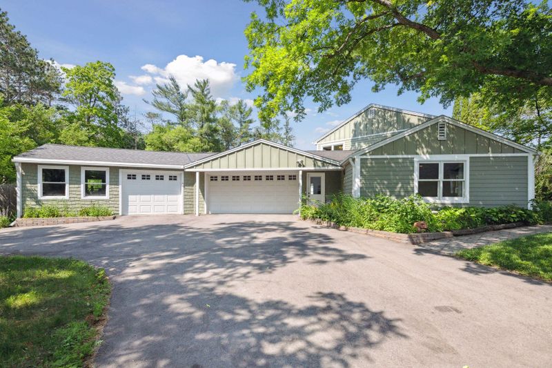 4301 Highview Pl, Minnetonka, MN 55345