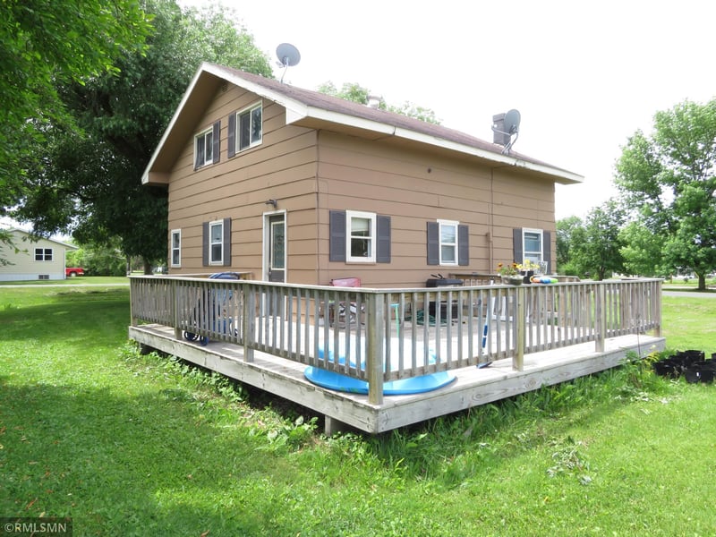 222 Woodrow St W, Grygla, MN 56727