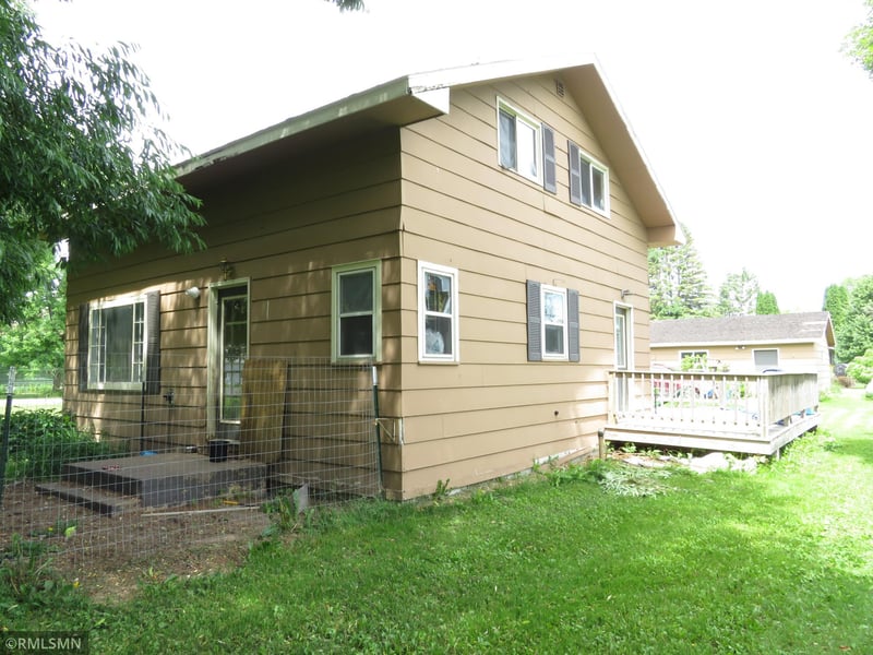 222 Woodrow St W, Grygla, MN 56727
