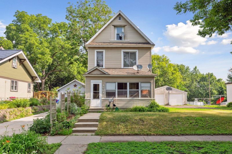 1801 Englewood Ave, Saint Paul, MN 55104