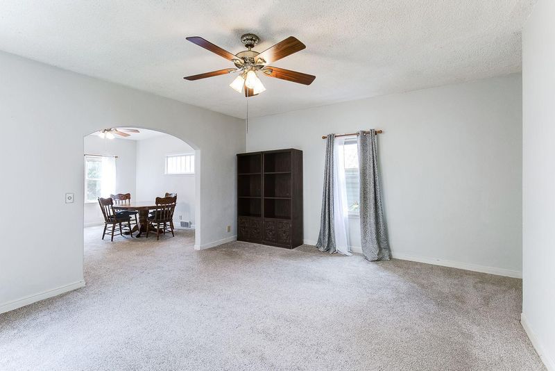 907 Jenks Ave, Saint Paul, MN 55106