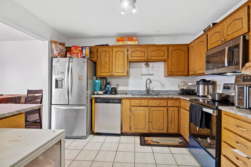 8687 Norway St NW, Coon Rapids, MN 55433