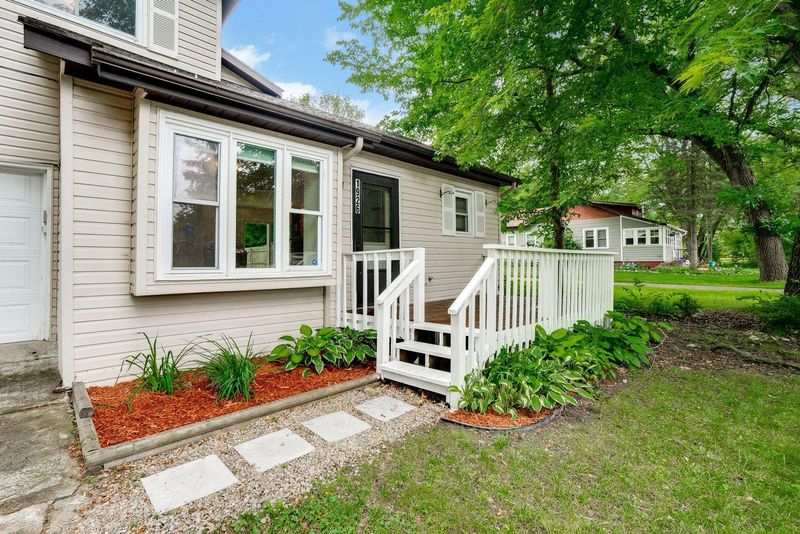 1926 Stillwater St, White Bear Lake, MN 55110