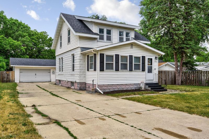 1216 1st Ave NE, Faribault, MN 55021