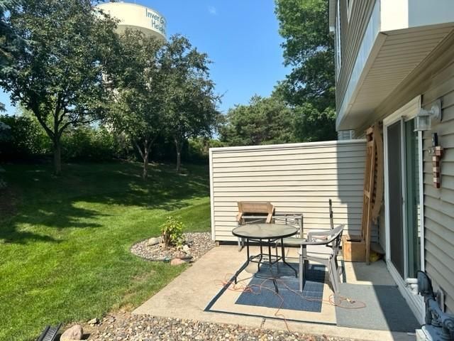 8817 Branson Dr #62, Inver Grove Heights, MN 55076