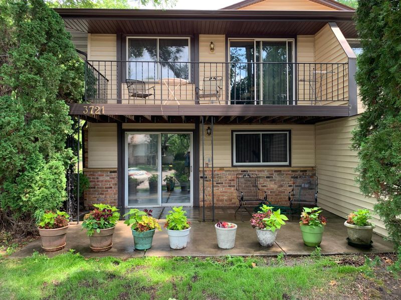 3721 Granada Ct N, Oakdale, MN 55128