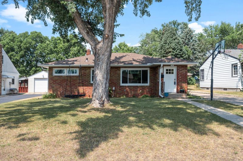 532 6th St NW, Elk River, MN 55330