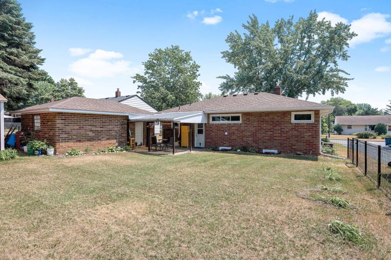 532 6th St NW, Elk River, MN 55330