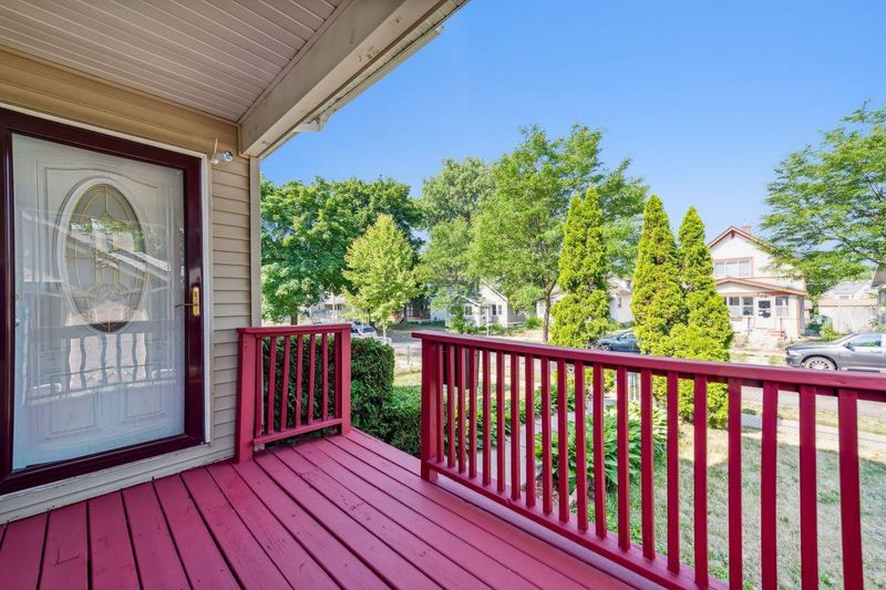 1502 Thomas Ave N, Minneapolis, MN 55411