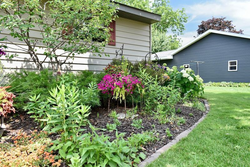 4820 W 8th St, Winona, MN 55987