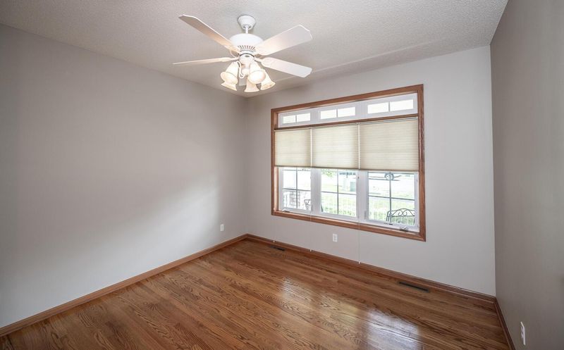 3813 Crossridge Way, Rosemount, MN 55068