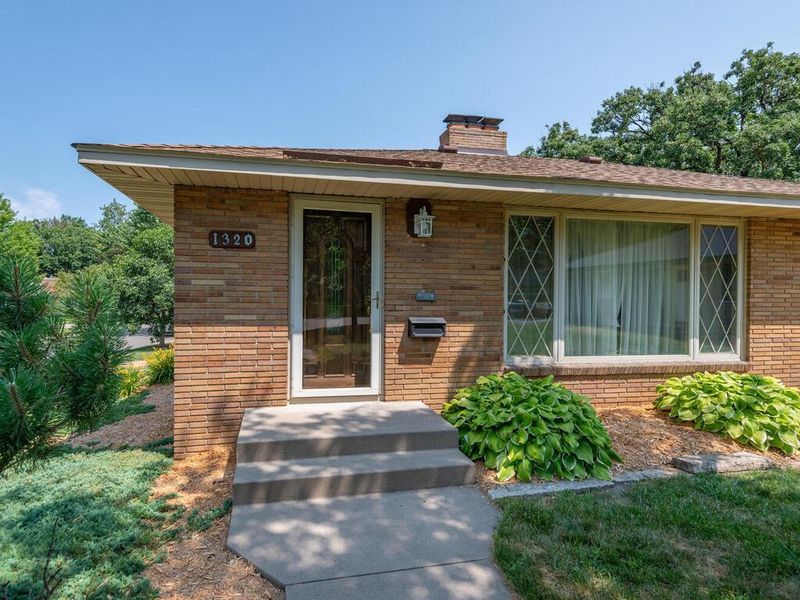 1320 W 73rd St, Richfield, MN 55423