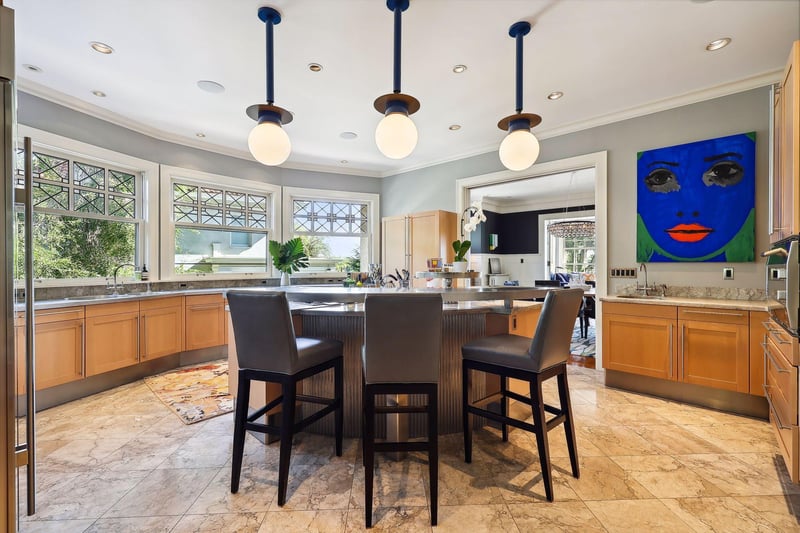2706 W Lake Of The Isles Pw, Minneapolis, MN 55416