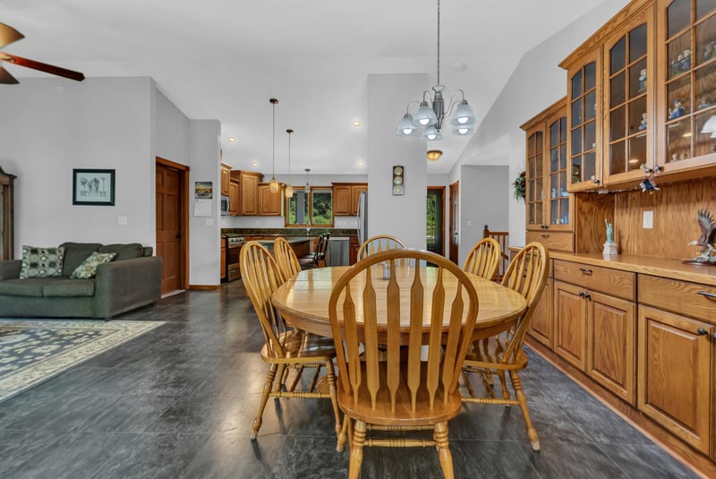 29475 Crest Ridge Rd, Paynesville, MN 56362
