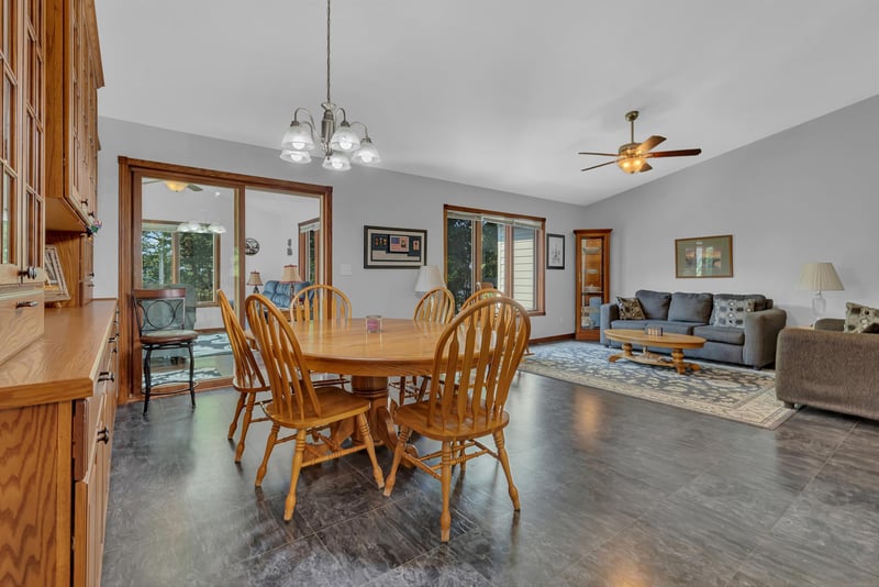 29475 Crest Ridge Rd, Paynesville, MN 56362