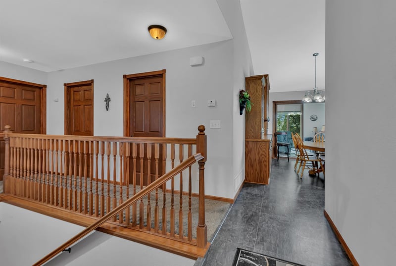 29475 Crest Ridge Rd, Paynesville, MN 56362