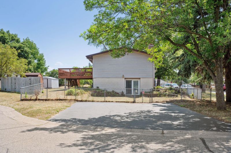 7700 Hampshire Ave N, Brooklyn Park, MN 55445