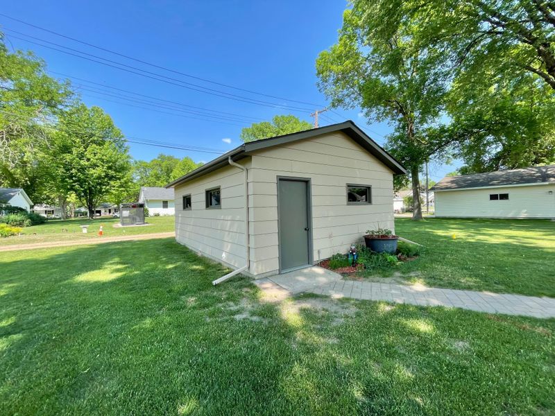 314 Hoyt Ave, Springfield, MN 56087