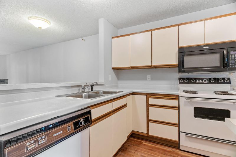 7618 York Ave S #1217, Edina, MN 55435