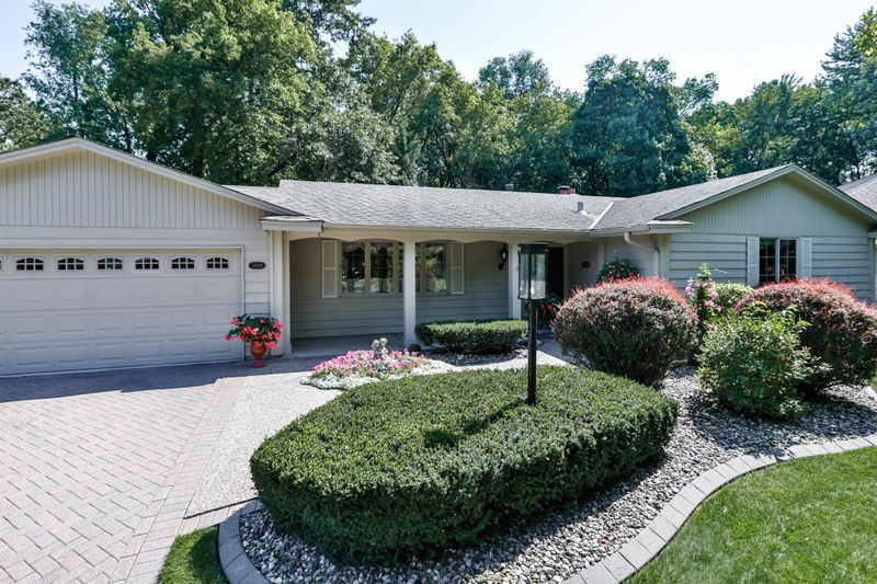 12809 Welcome Ln, Burnsville, MN 55337