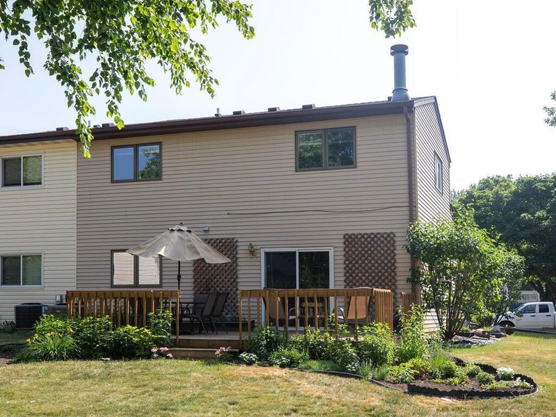 8927 Magnolia Ln N, Maple Grove, MN 55369