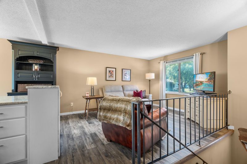 2333 Cascade Pz S, Woodbury, MN 55125