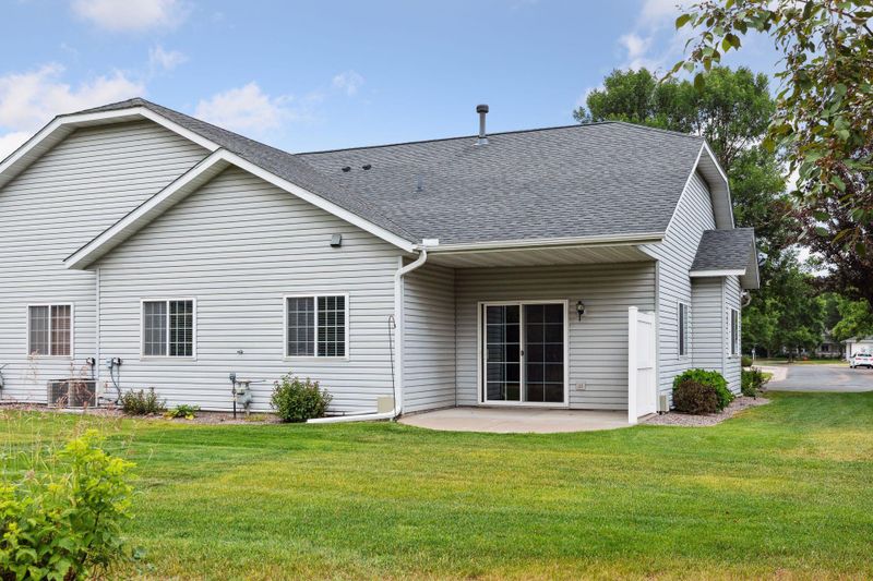 2851 Long Lake Dr, Stillwater, MN 55082