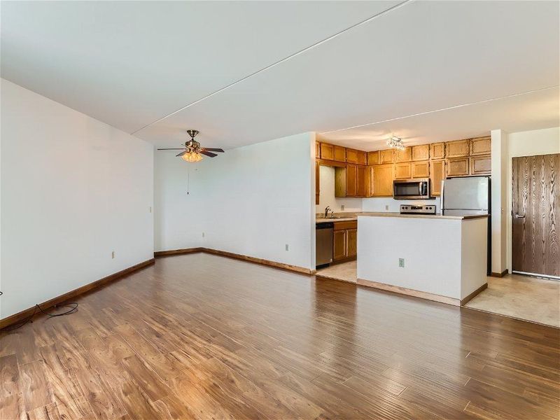 2601 Kenzie Ter #521, Saint Anthony, MN 55418