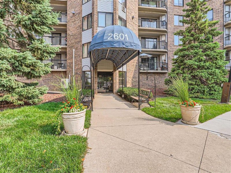 2601 Kenzie Ter #521, Saint Anthony, MN 55418