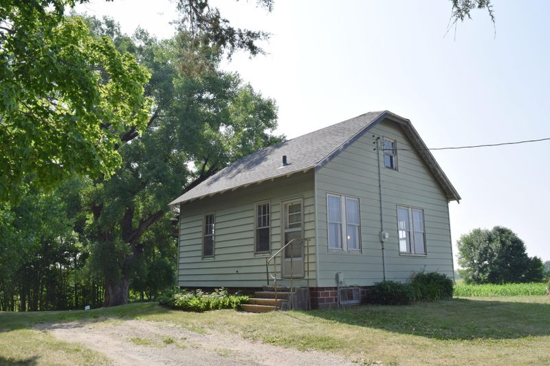 609 NE 50th St, Owatonna, MN 55060