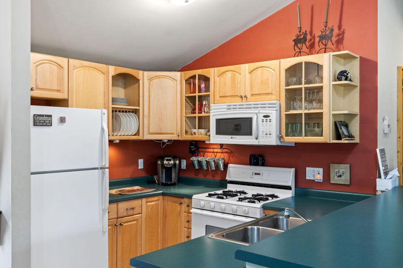 13989 Headquarters Dr, Crosslake, MN 56442