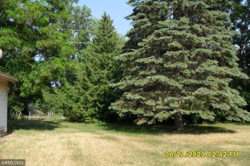 220 8th St SW, Pine City, MN 55063