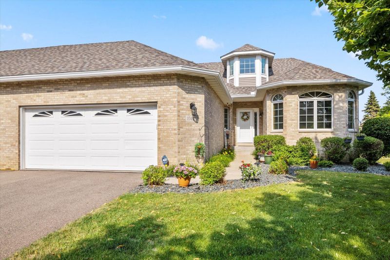10418 Eagle Pointe Cir, Woodbury, MN 55129