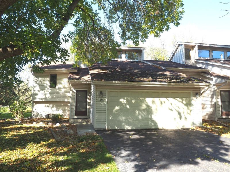 1333 Sunview Dr, Shoreview, MN 55126