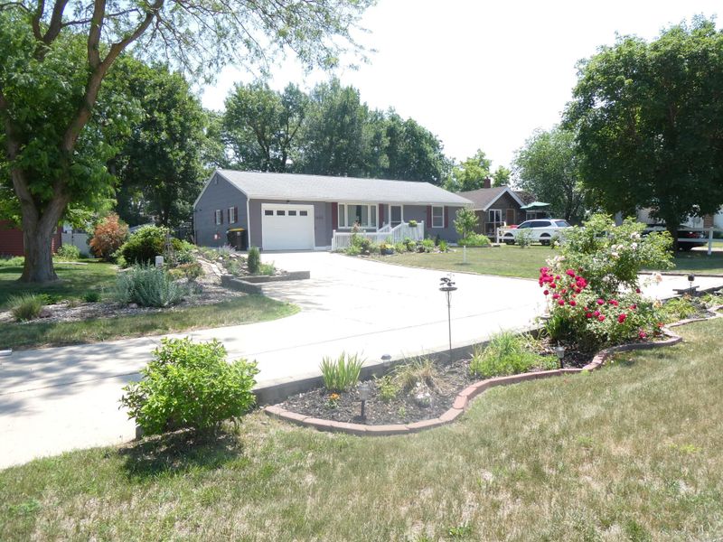 1655 Langley St, Windom, MN 56101
