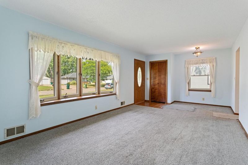190 91st Ave NE, Blaine, MN 55434