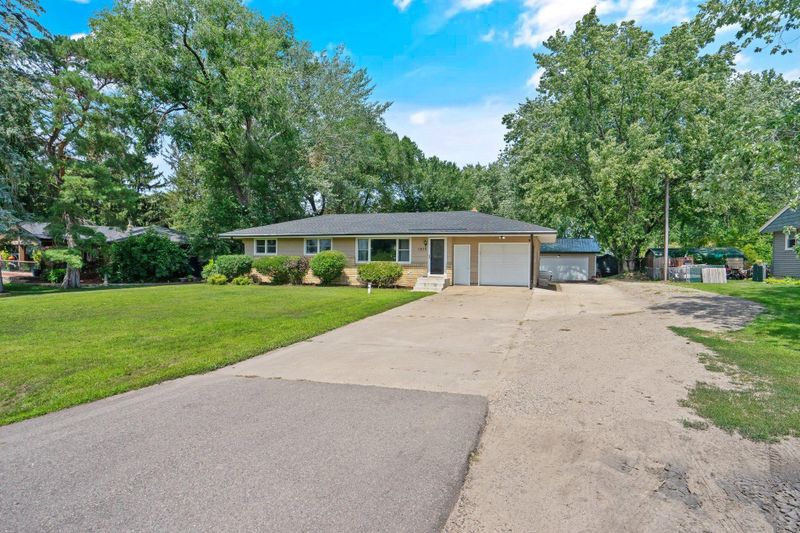 1075 County Road H2 E, White Bear Lake, MN 55110