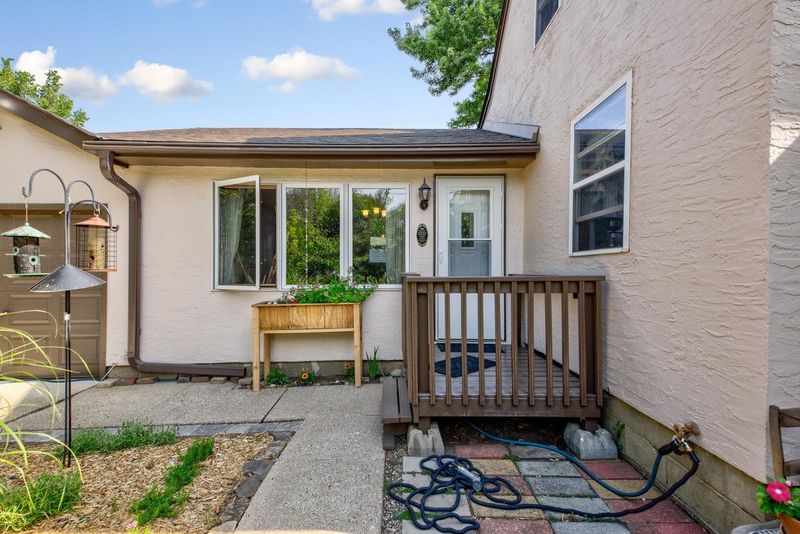 402 9th St W, Northfield, MN 55057