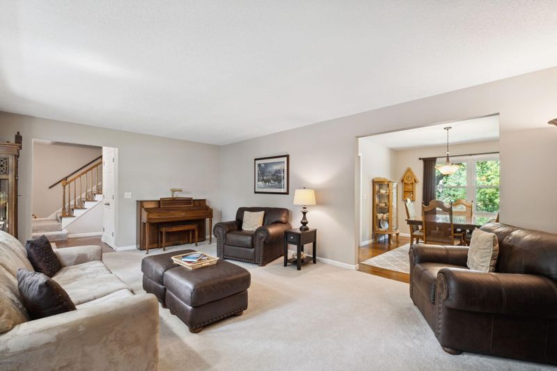 7400 Longview Cir, Chanhassen, MN 55317