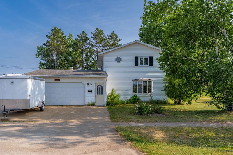 31 Astor Rd, Babbitt, MN 55706