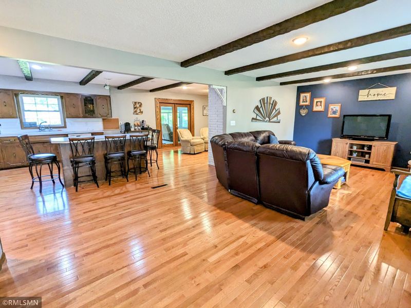 905 2nd St SE, Fairfax, MN 55332