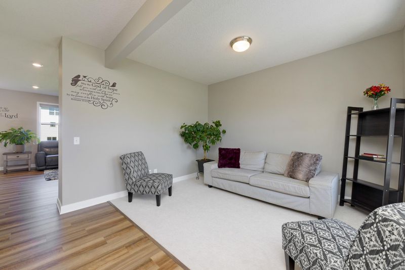18377 Grasshopper Dr, Lakeville, MN 55044